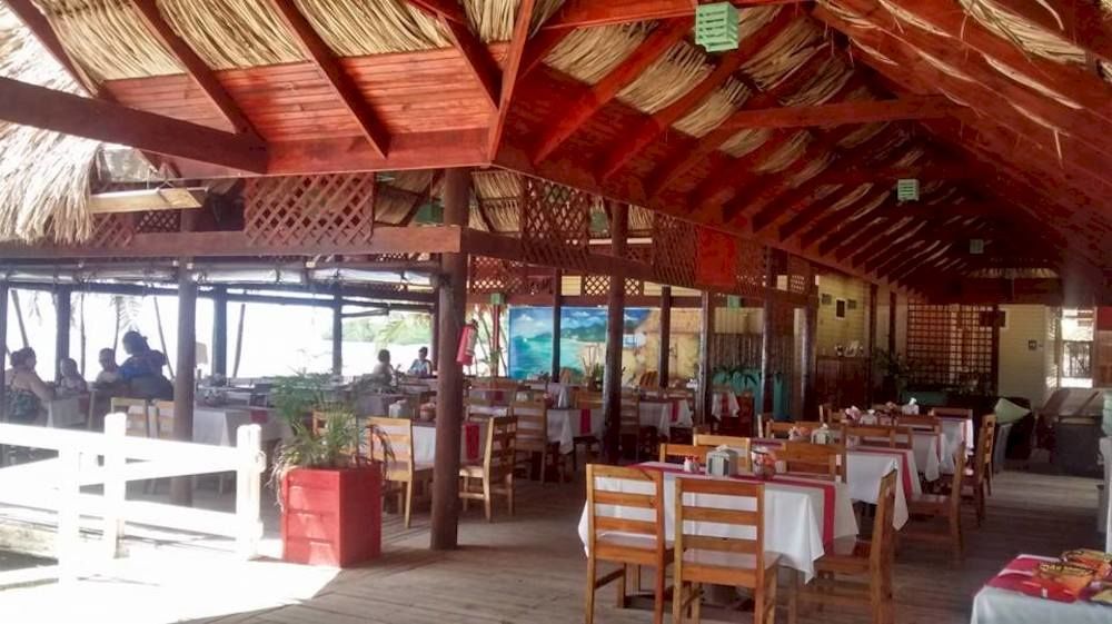 Las Palmas Beach Hotel Dixon Cove Εξωτερικό φωτογραφία
