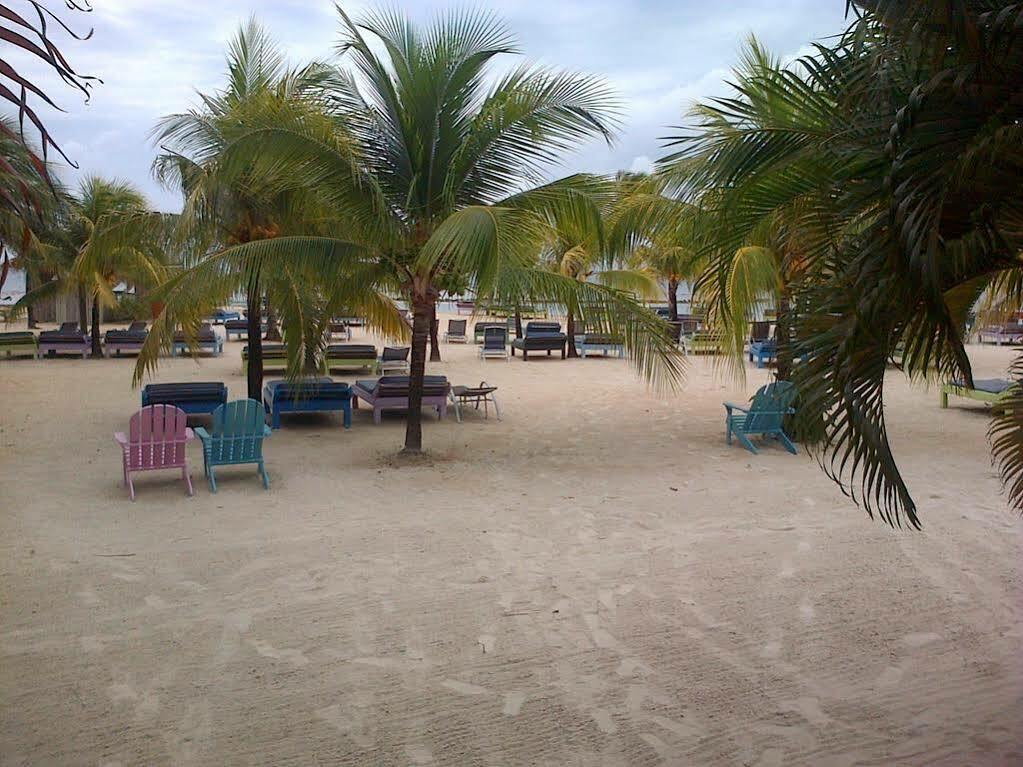 Las Palmas Beach Hotel Dixon Cove Εξωτερικό φωτογραφία